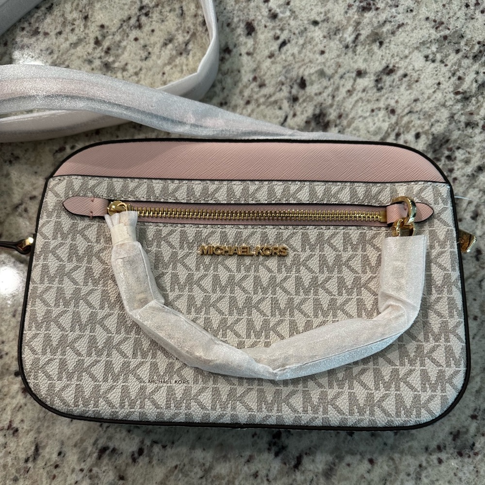 New with tags- Michael Kors Jet Set Large Saffiano Leather Crossbody Bag